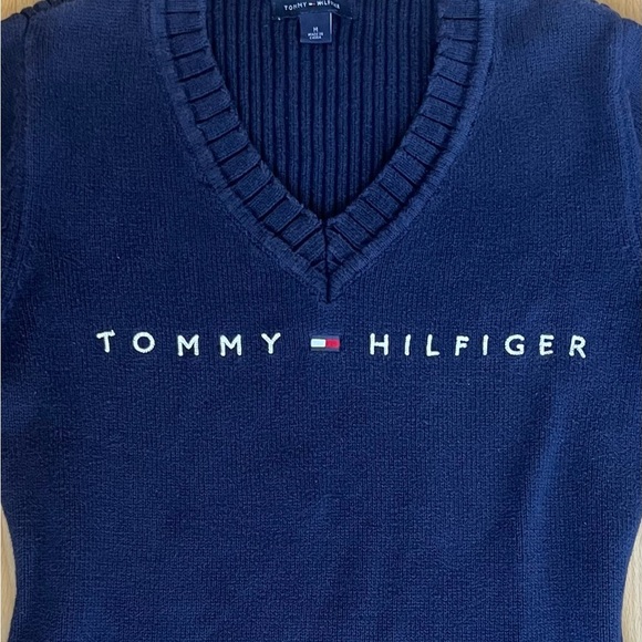 Vintage Y2K Tommy Hilfiger Women’s V-Neck Navy Sweater 100% Cotton - Picture 2 of 4
